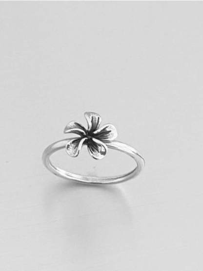 Vintage Lily Flower Decor Ring