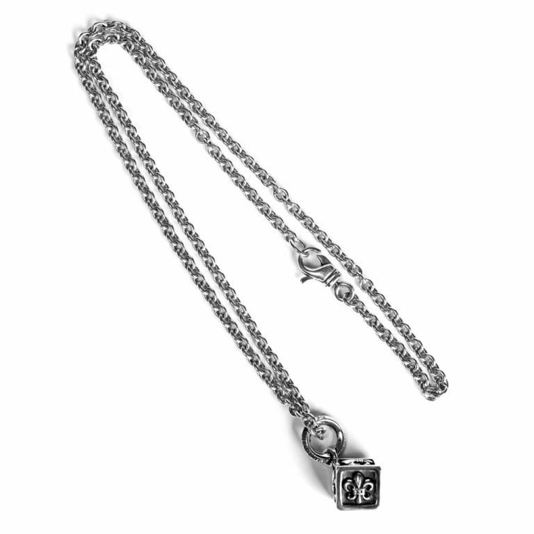 FLEUR CUBE PENDANT