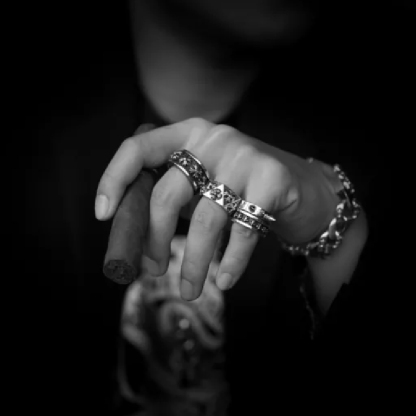 CH PLUS PENTAGON RING