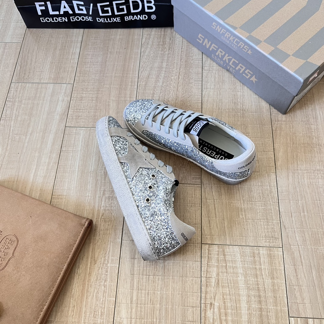 Hi Star in silver glitter with suede star and white heel tab