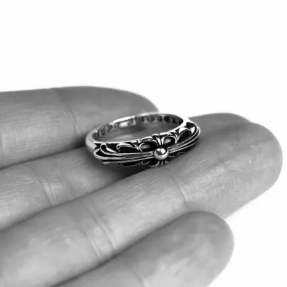 BABY CLASSIC FLORAL CROSS RING Z15