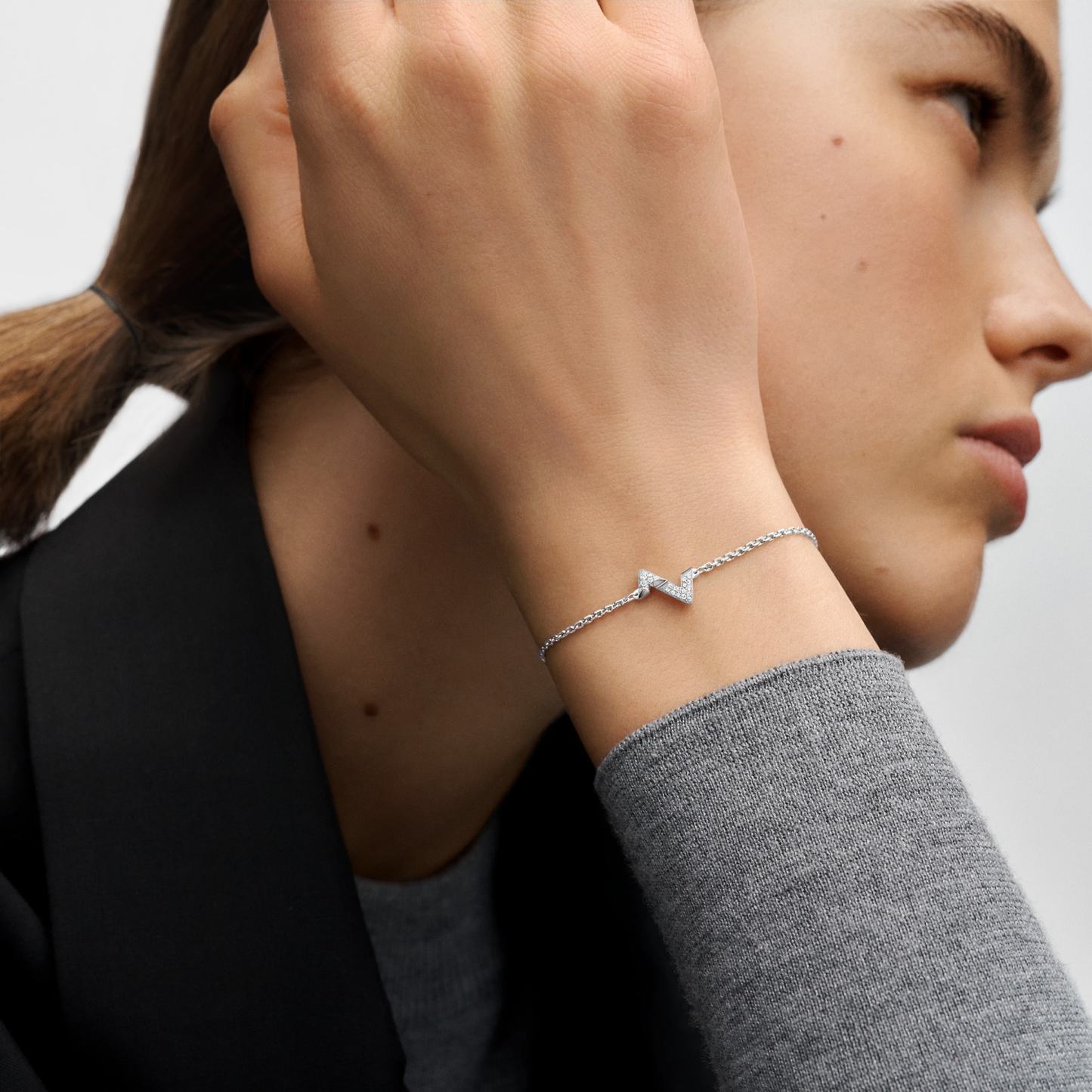 Volt Upside Down Chain Bracelet, White Gold And Diamonds