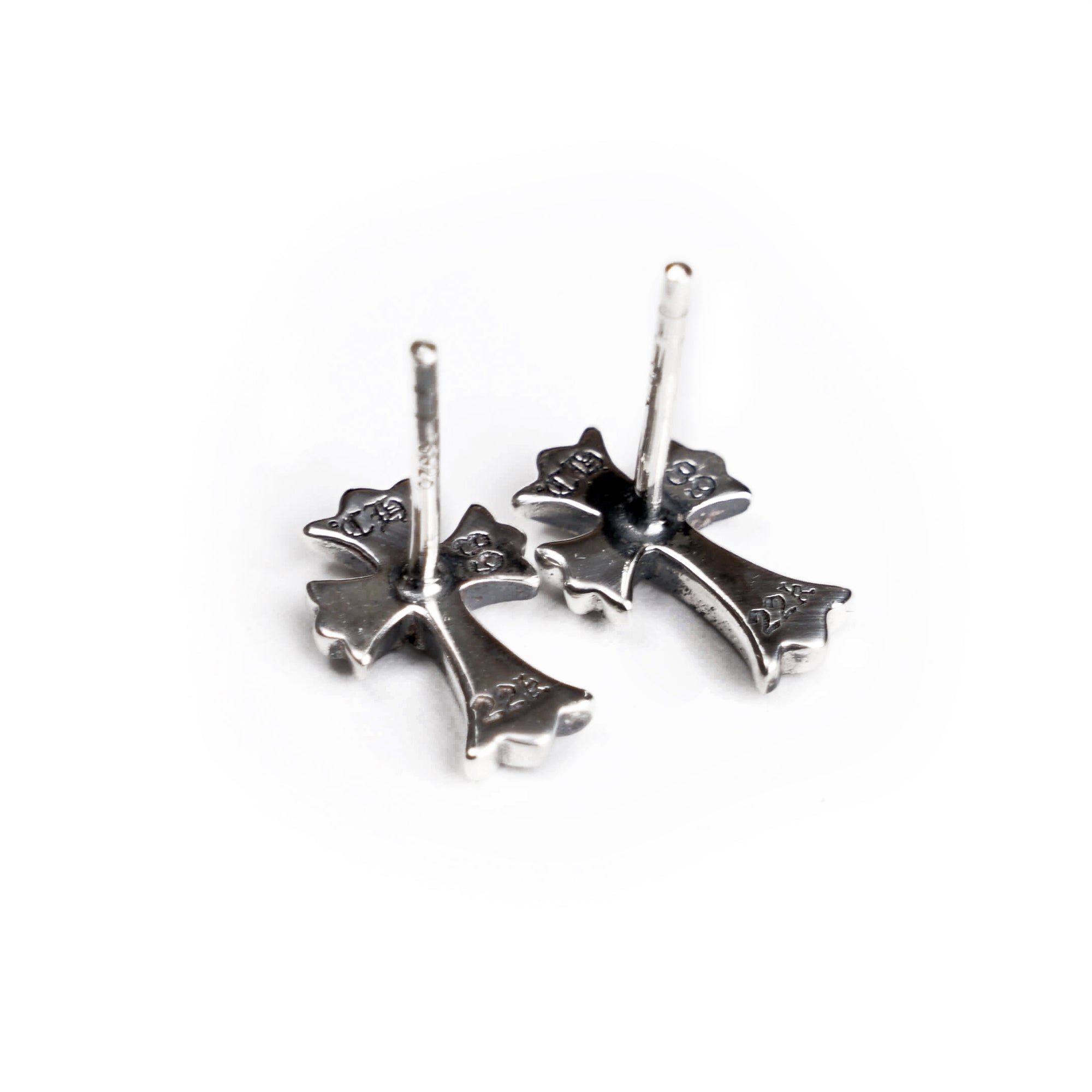 CH CROSS BABY FAT STUD PIERCE WITH PAVE DIAMOND