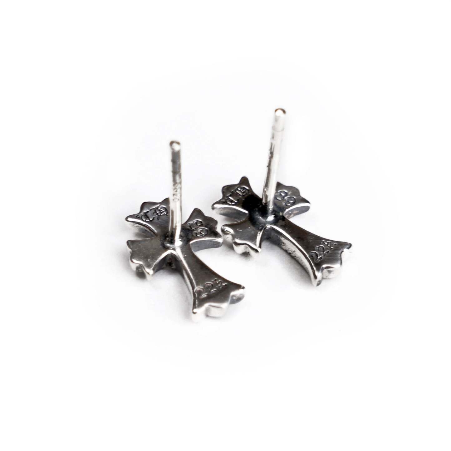 CH CROSS BABY FAT STUD PIERCE WITH PAVE DIAMOND