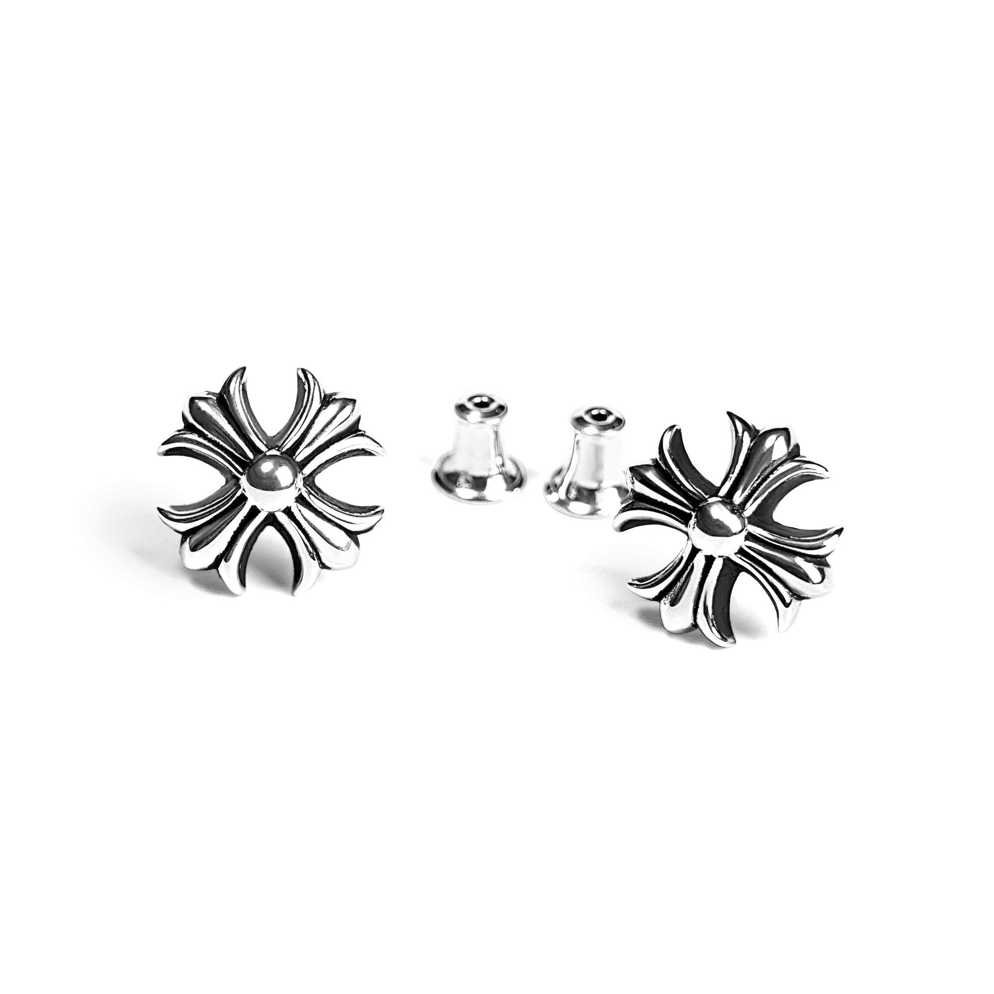 CROSS CUT OUT STUD EARRING