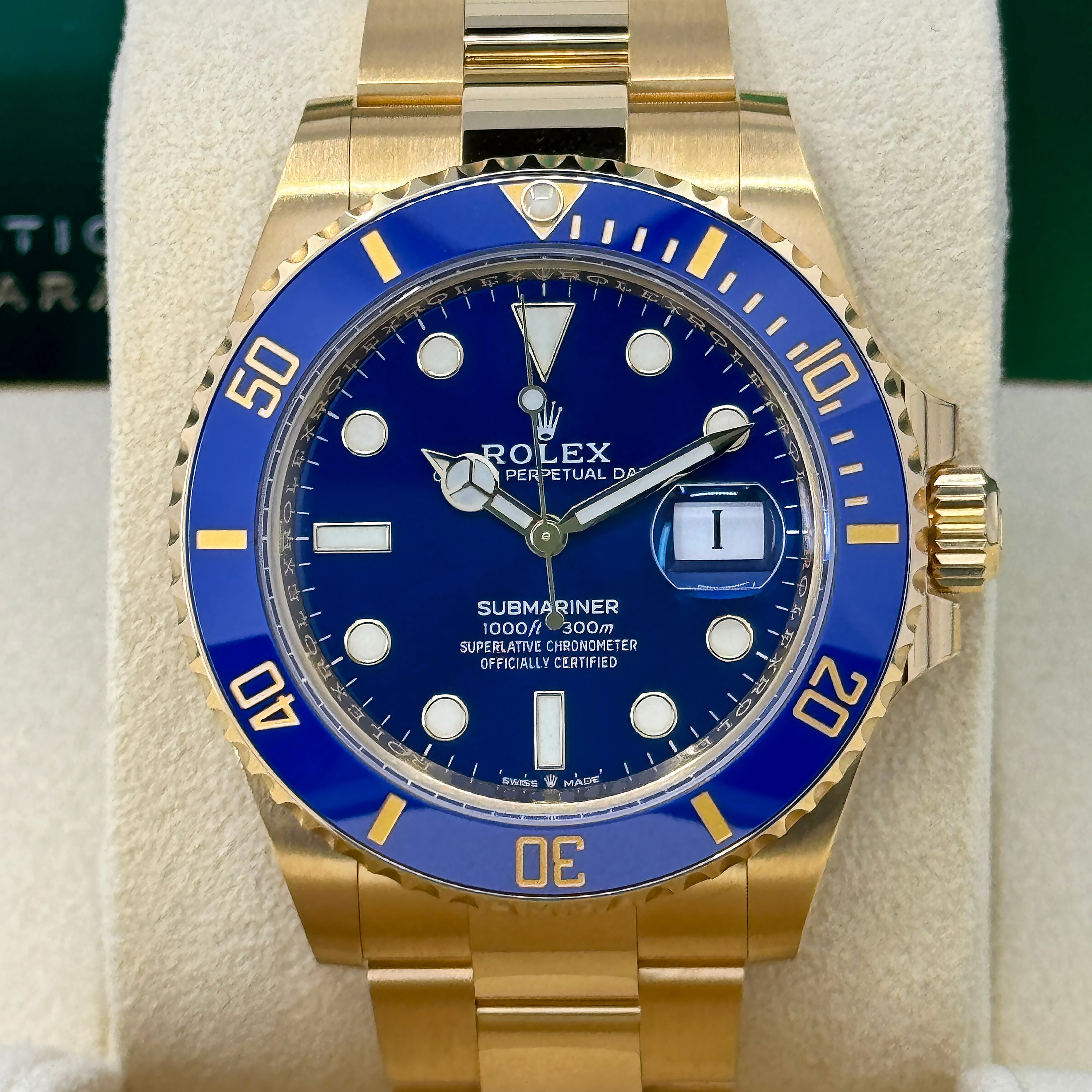 Submariner Date, 18k Yellow Gold, 41mm, Ref# 126618lb-0002