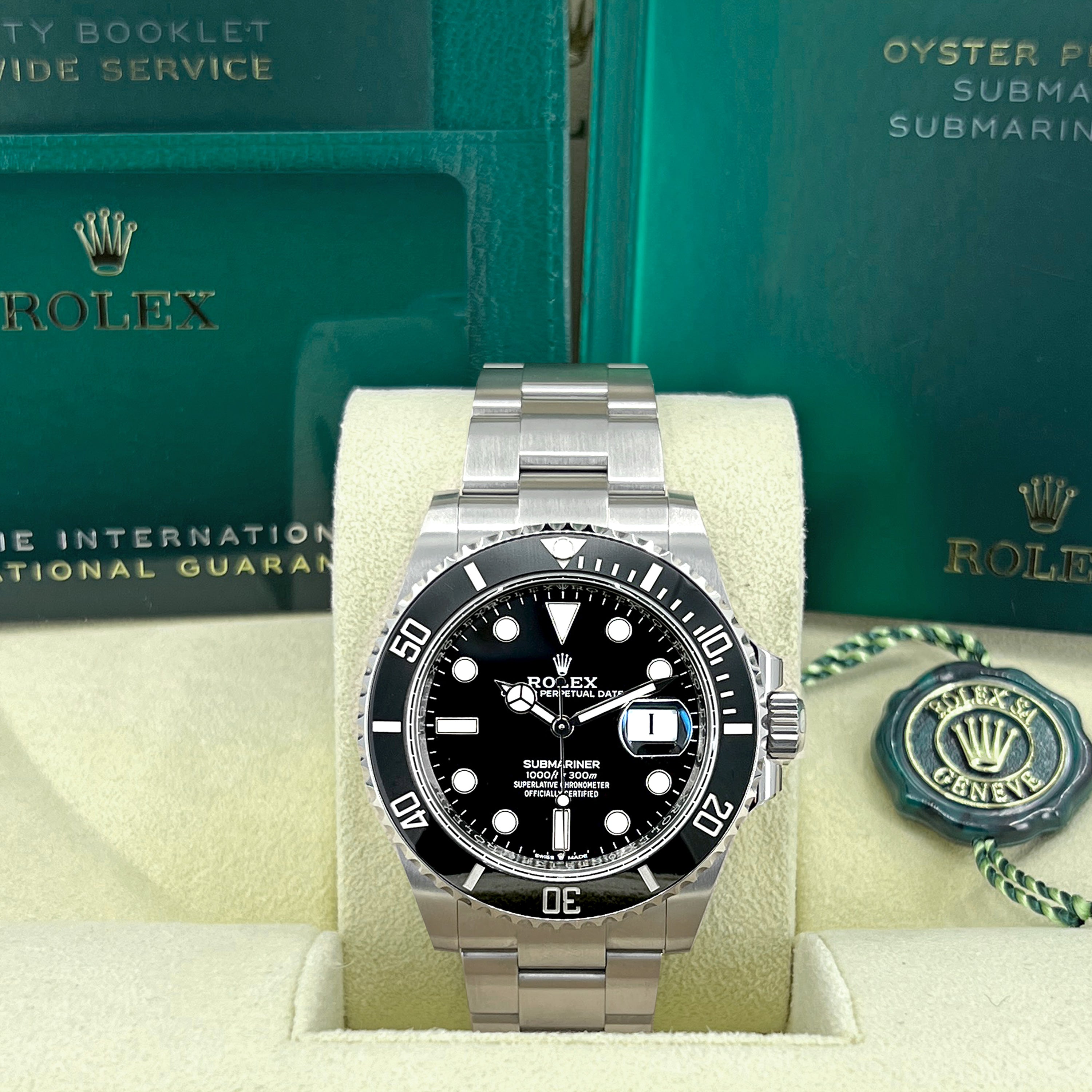 Submariner Date 41, Stainless Steel, Black Ceramic, Black dial, 41mm, Oyster, Ref# 126610ln-0001