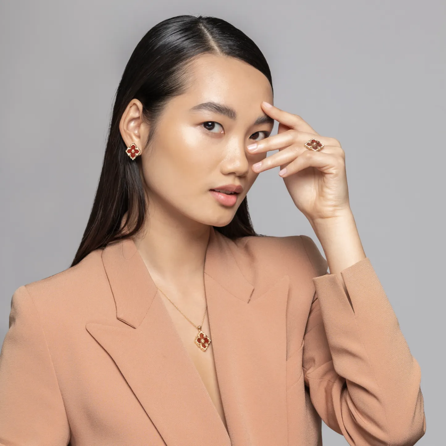 OPERA TULLE YELLOW GOLD EARRINGS WITH LOGO