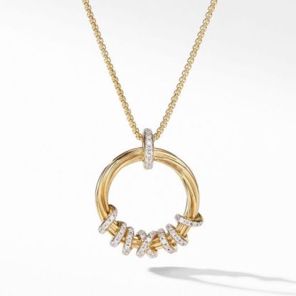 Dathtvid Yurthtman Helena Round Pendant Necklace in 18K Yellow Gold with Diamonds