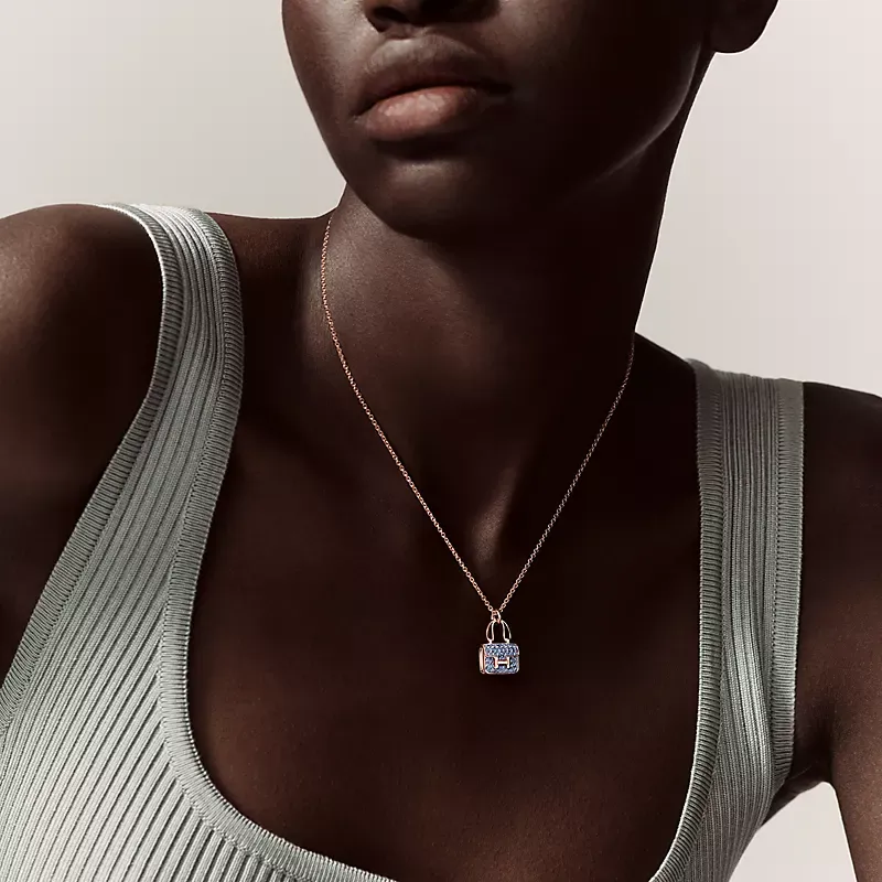 Amulettes Constance pendant