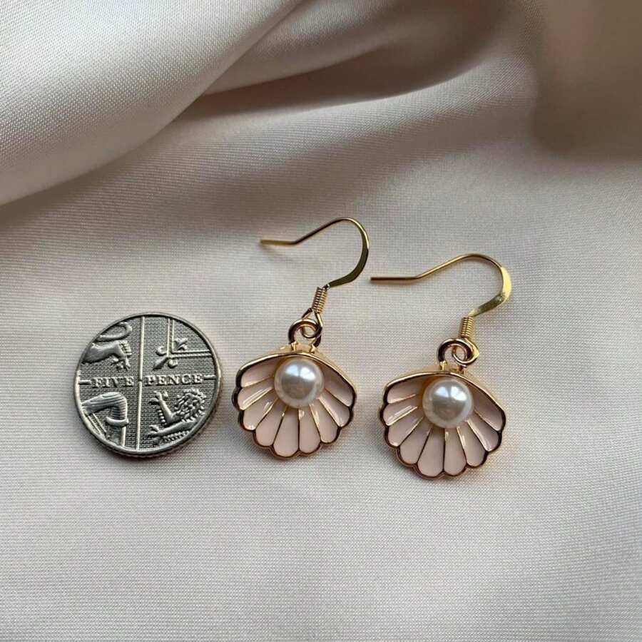 Clam Shell Earrings
