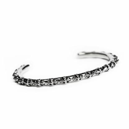 CH PLUS HOOP BANGLE