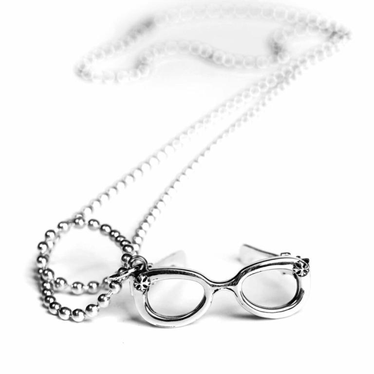 GLASSES PENDANT