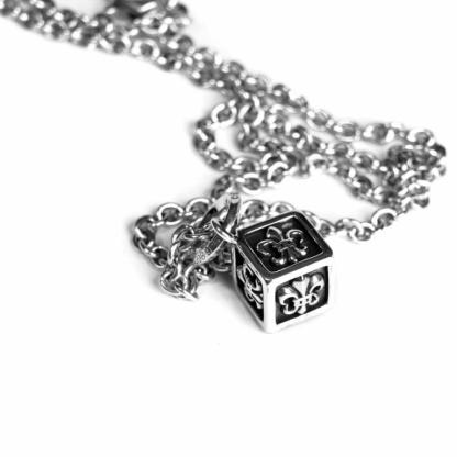 FLEUR CUBE PENDANT