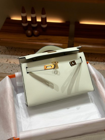 Herthtmes  Epsom Kelly Pochette Clutch