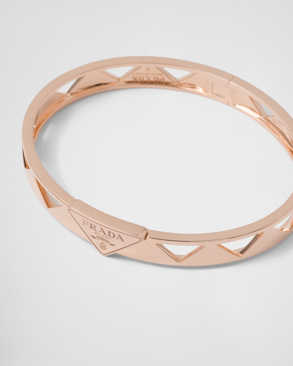 Eternal Gold cut-out bangle bracelet in pink gold