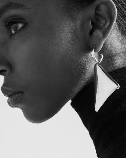 Eternal Gold medium drop earrings in yellow gold