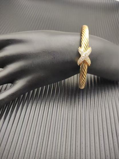 X Classic Cable Station Bracelet in Sterling gold with Diamonds，7mm