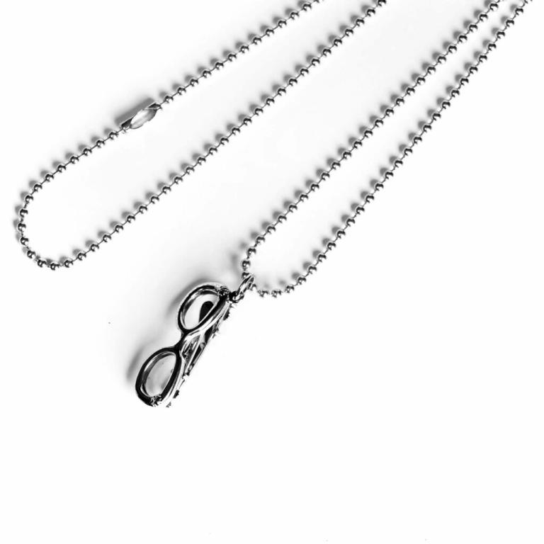 GLASSES PENDANT