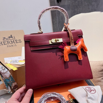 Kelly 28 Sellier Bag Gold Epsom Leather with Gold Hardware