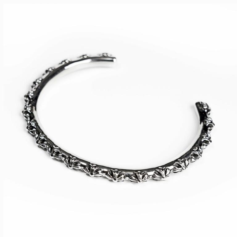 CH PLUS HOOP BANGLE