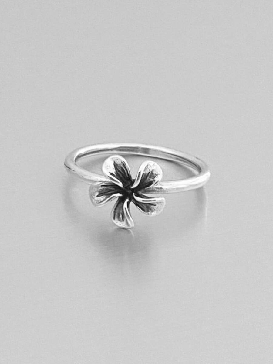 Vintage Lily Flower Decor Ring