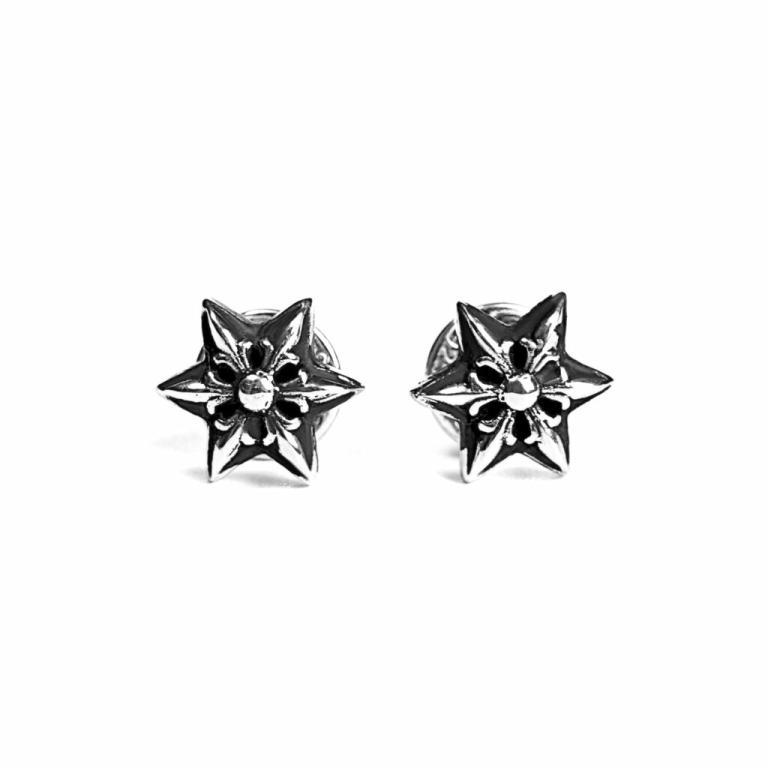 CUT OUT STAR EARRING
