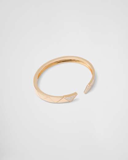 Eternal Gold bangle bracelet in yellow gold with diamonds