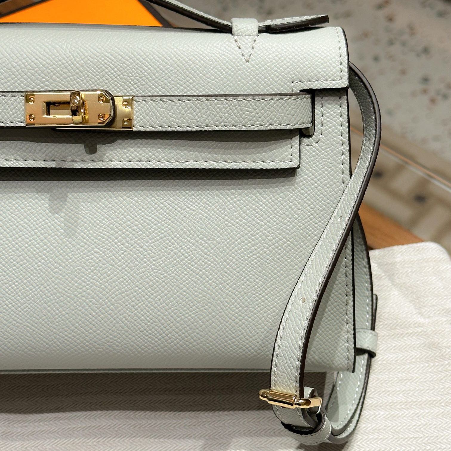 Herthtmes  Epsom Kelly Pochette Clutch