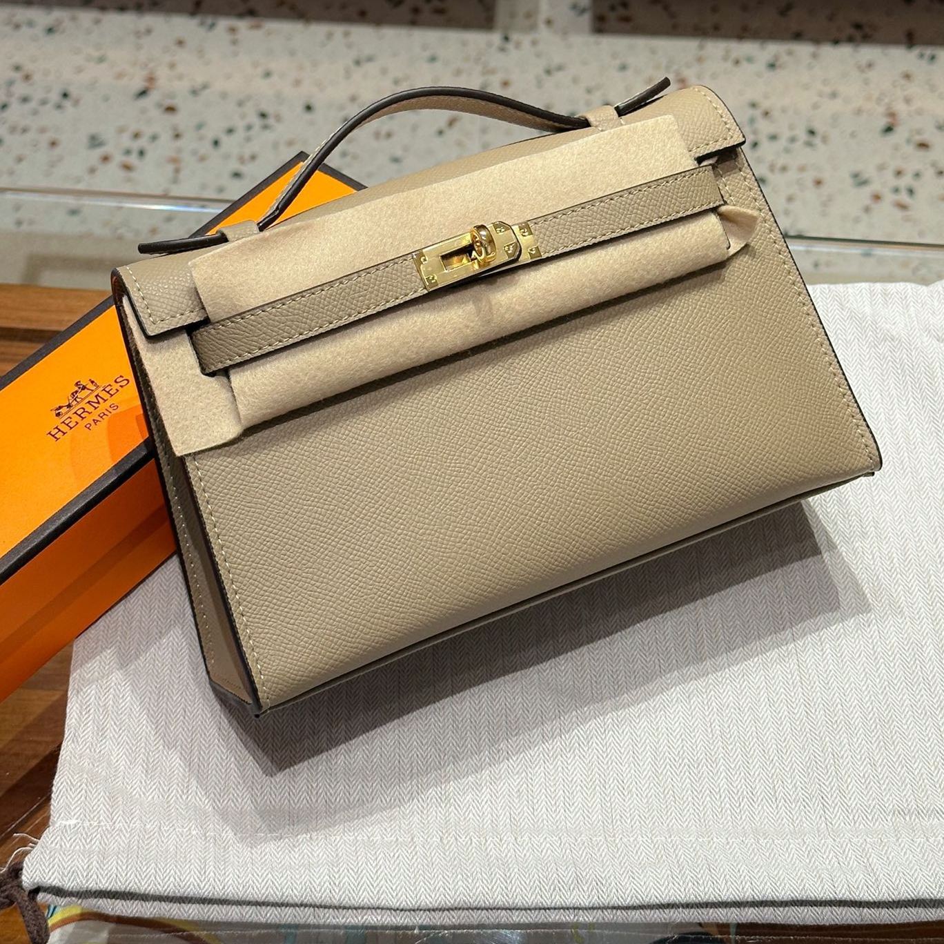 Herthtmes  Epsom Kelly Pochette Clutch