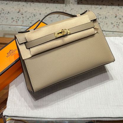 Herthtmes  Epsom Kelly Pochette Clutch