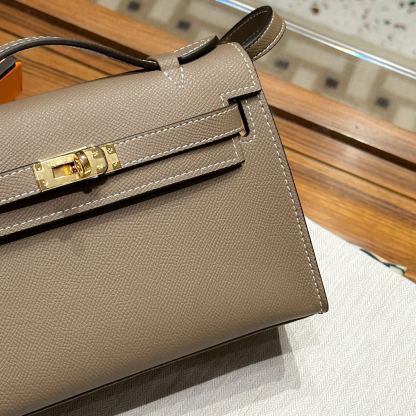 Herthtmes  Epsom Kelly Pochette Clutch