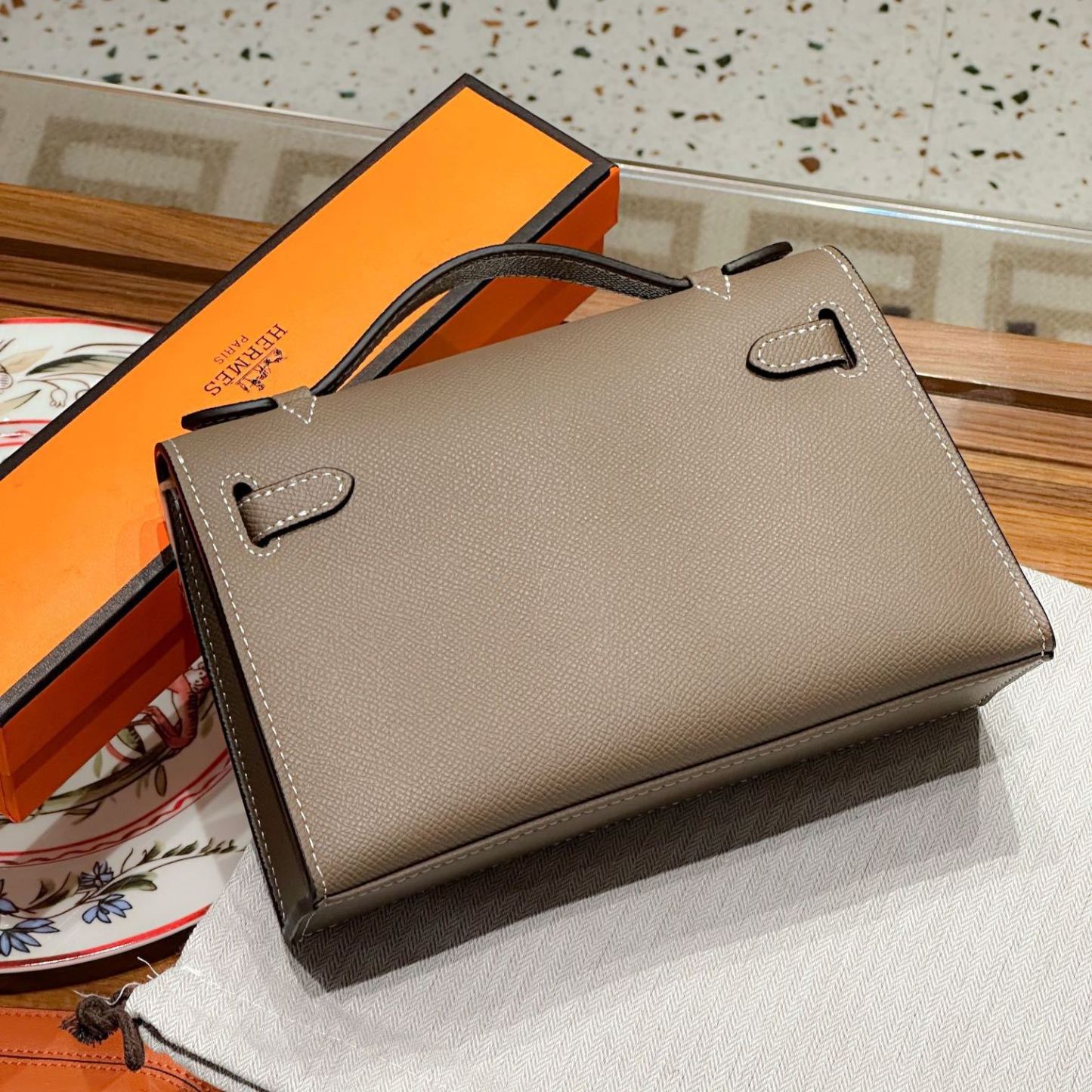 Herthtmes  Epsom Kelly Pochette Clutch