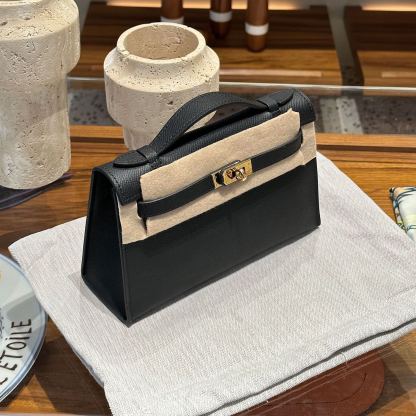 Herthtmes  Epsom Kelly Pochette Clutch