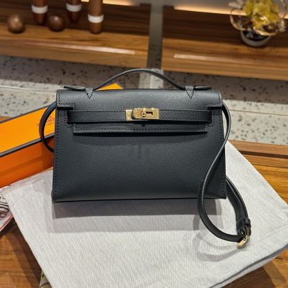 Herthtmes  Epsom Kelly Pochette Clutch