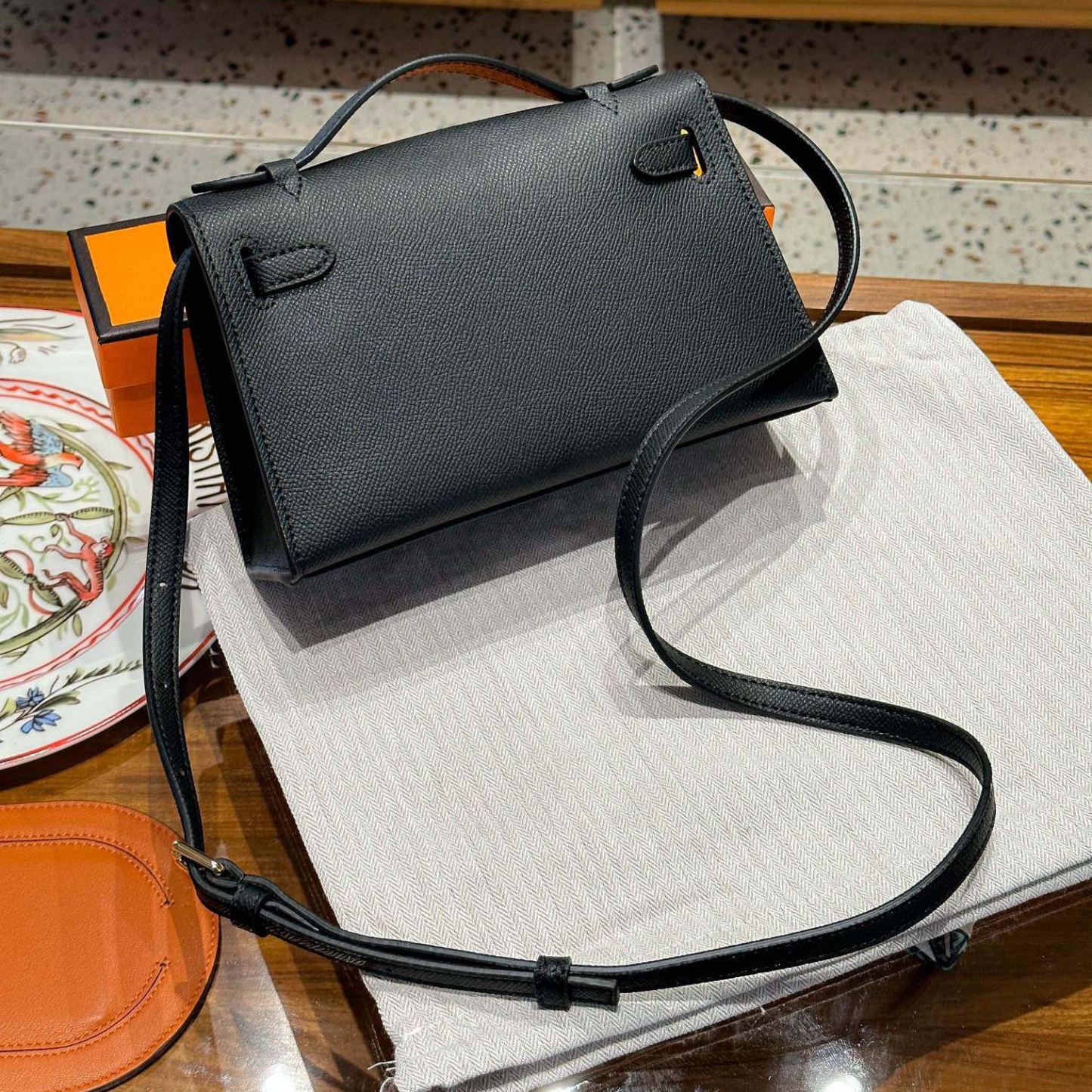 Herthtmes  Epsom Kelly Pochette Clutch
