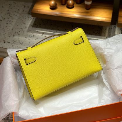 Herthtmes  Epsom Kelly Pochette Clutch