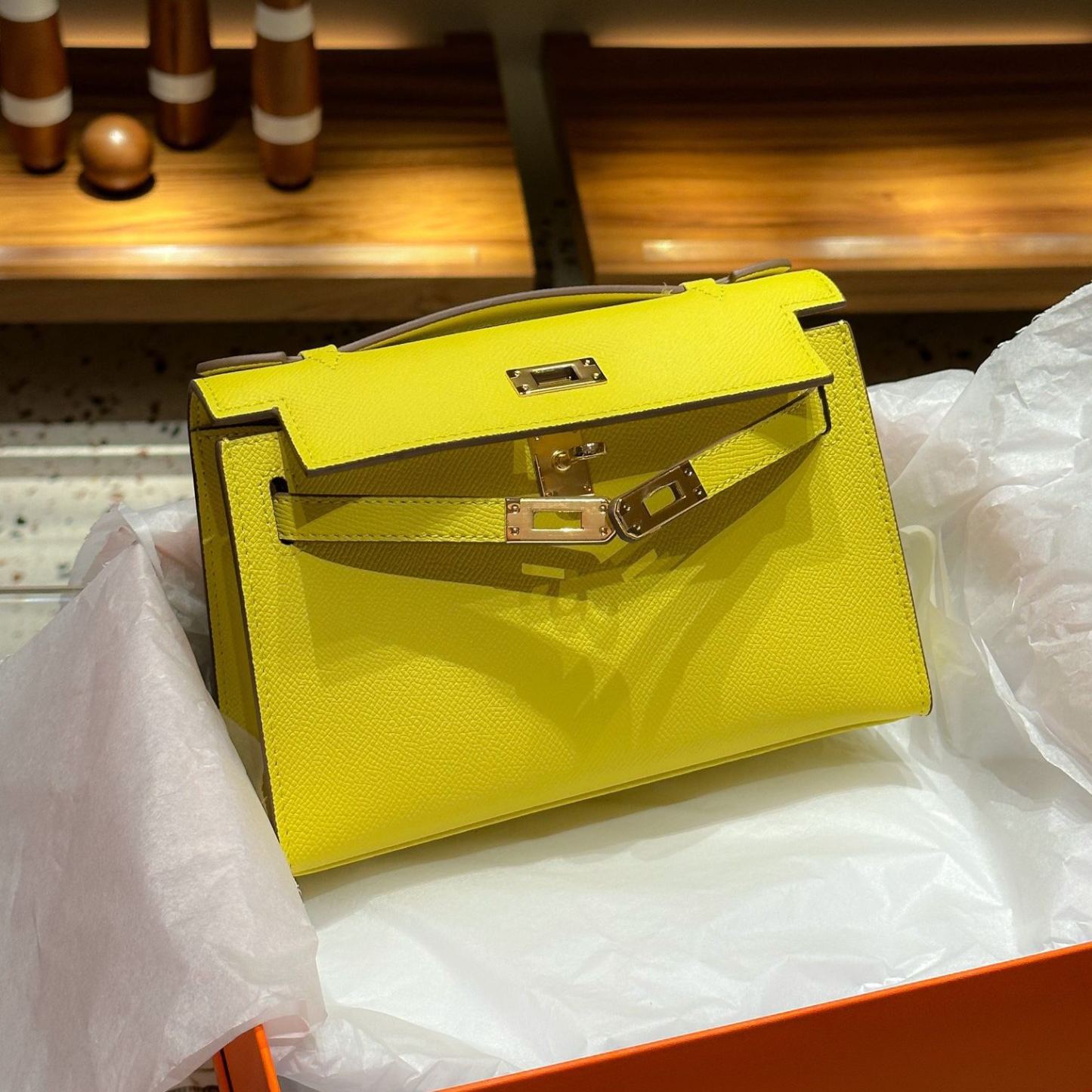 Herthtmes  Epsom Kelly Pochette Clutch