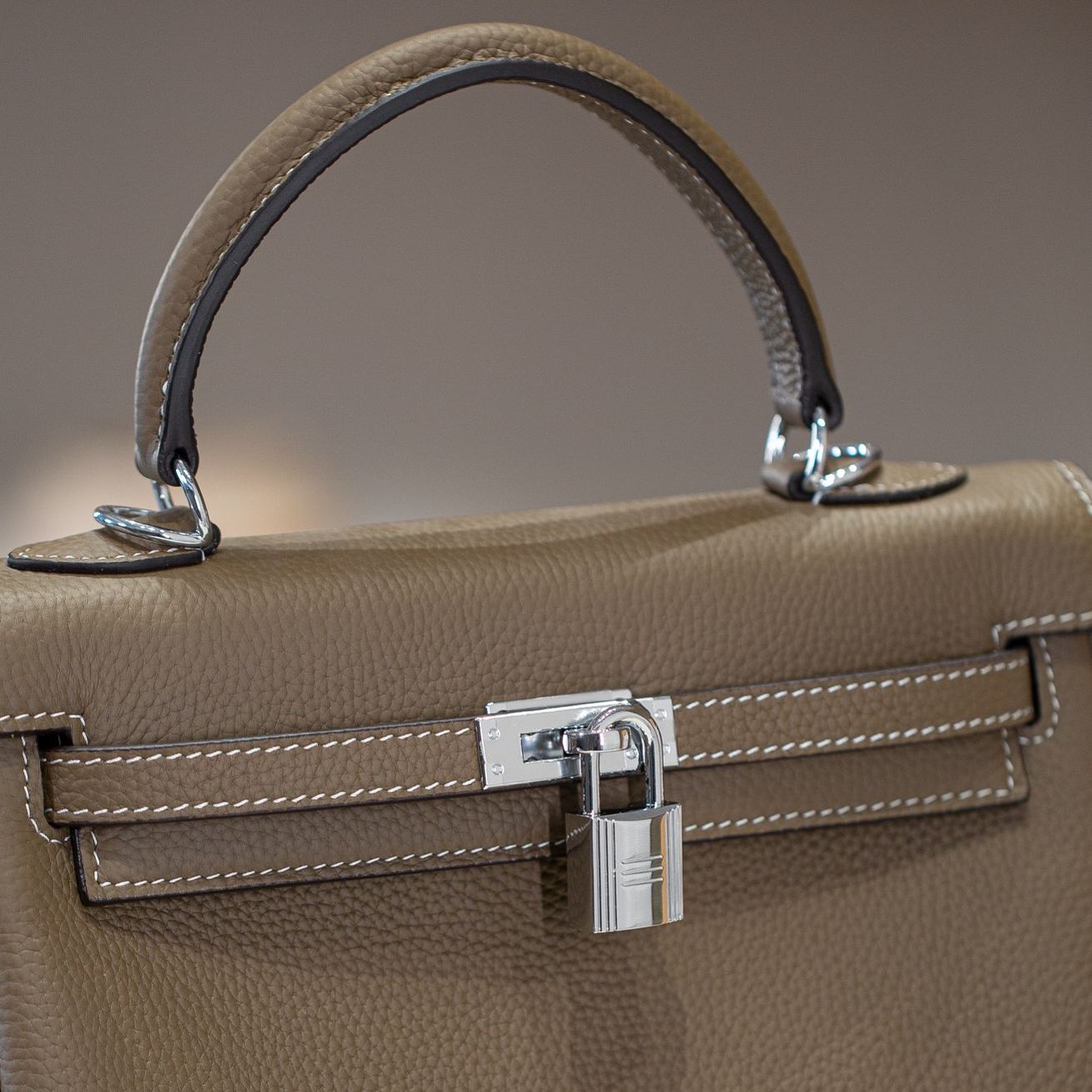 KELLY 25 FIRST LAYER TOGO COWHIDE GREY