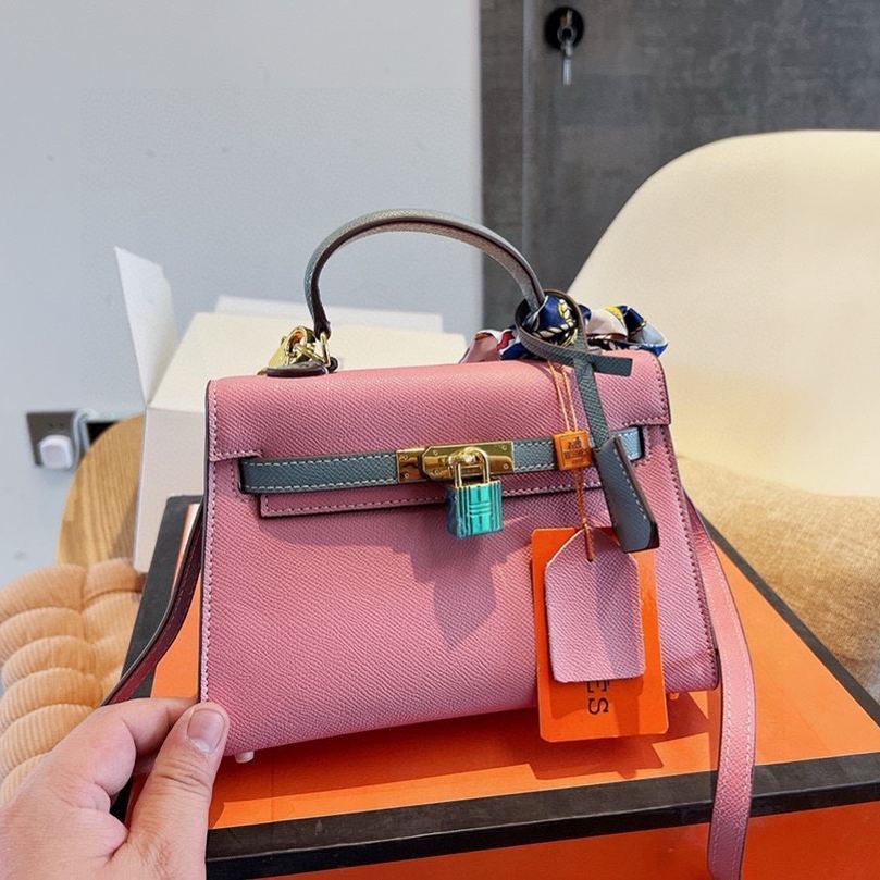 Kelly 20/25 Bag