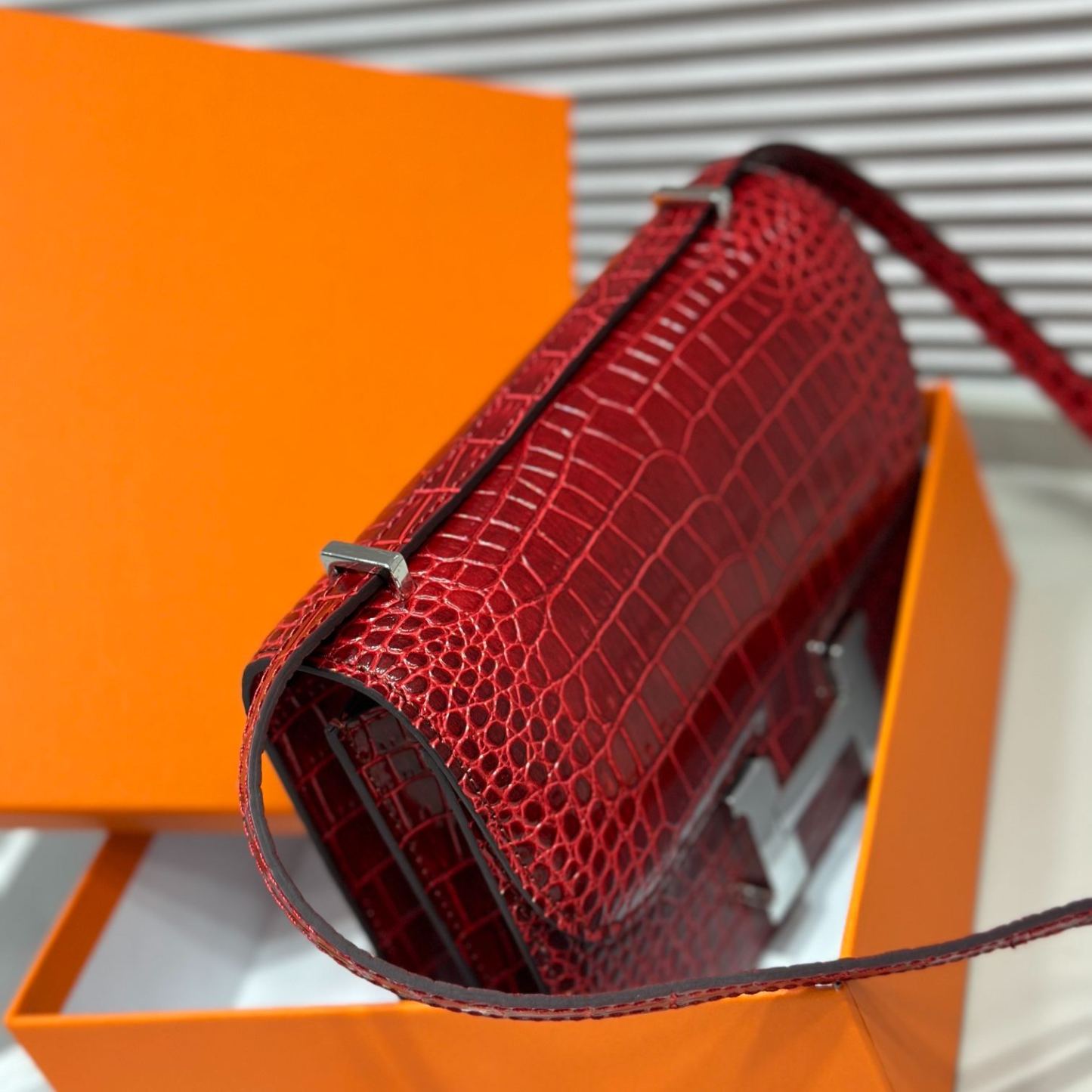 Herthtmes  Matte Alligator Constance 18/23