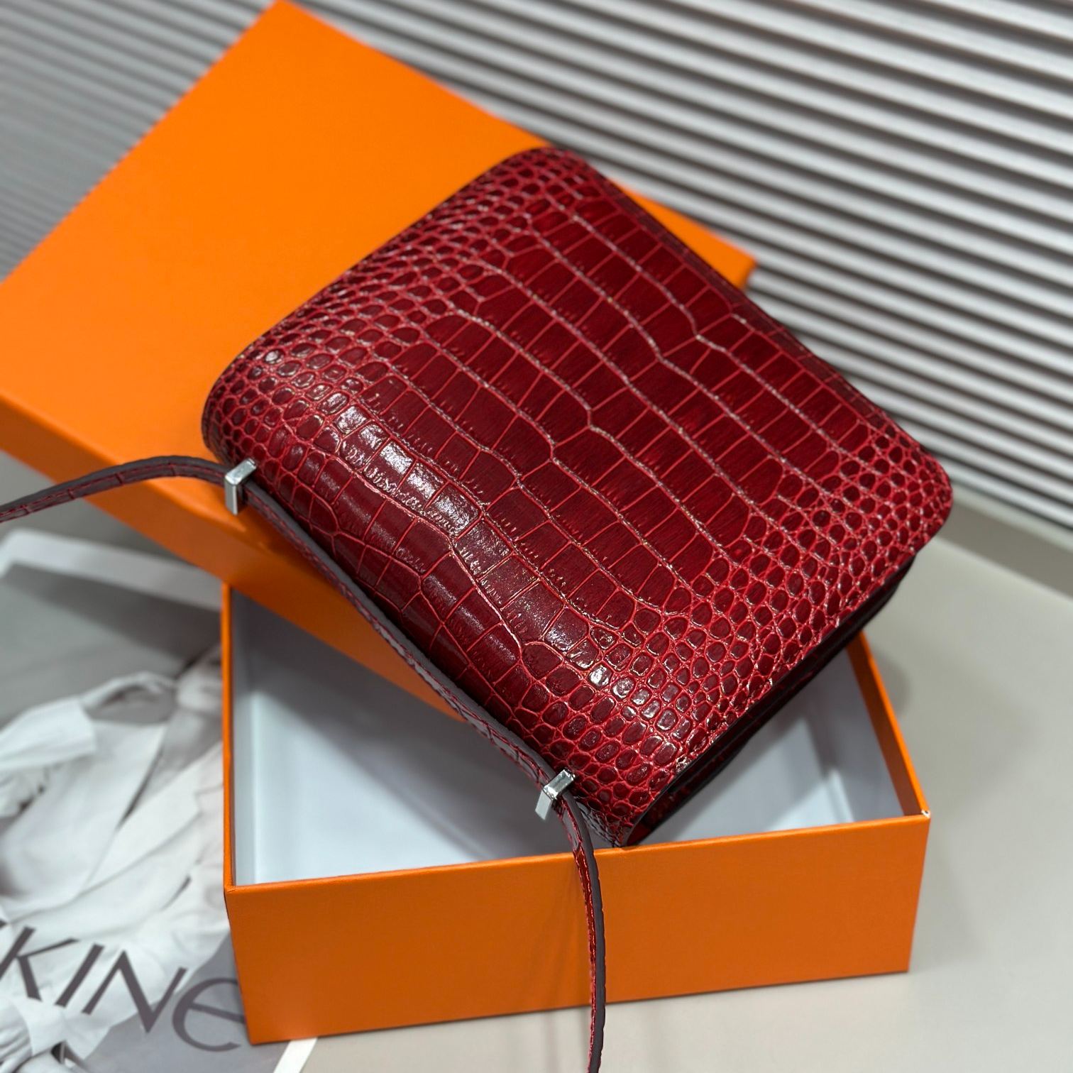 Herthtmes  Matte Alligator Constance 18/23
