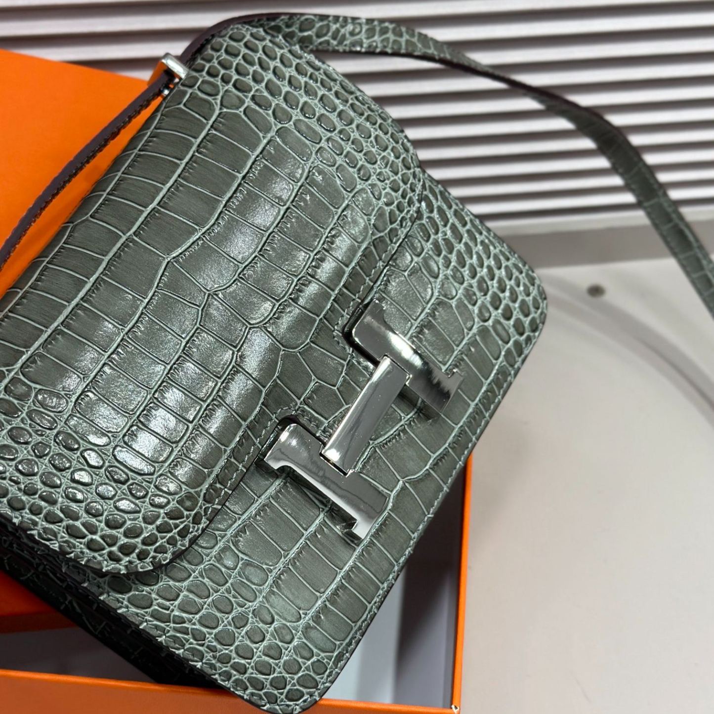 Herthtmes  Matte Alligator Constance 18/23