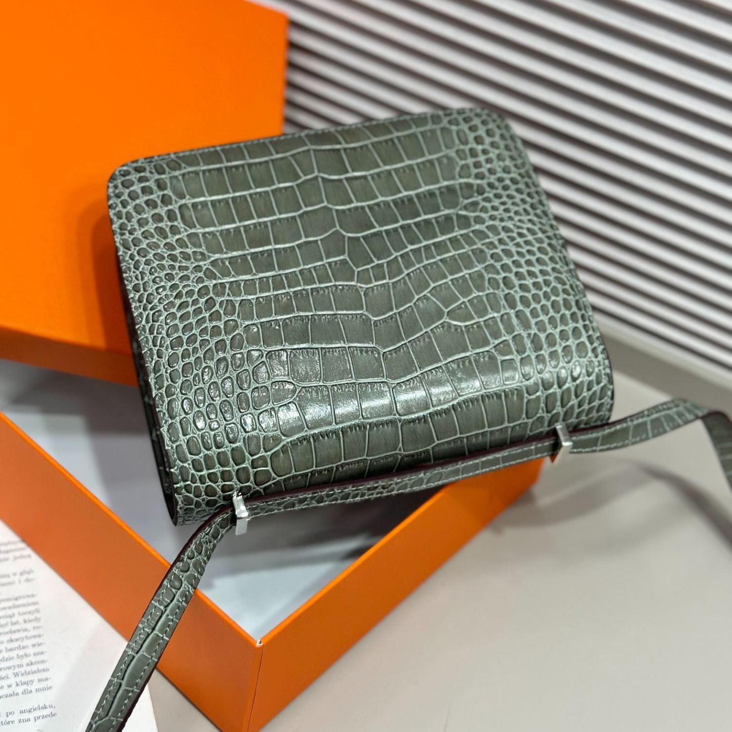 Herthtmes  Matte Alligator Constance 18/23