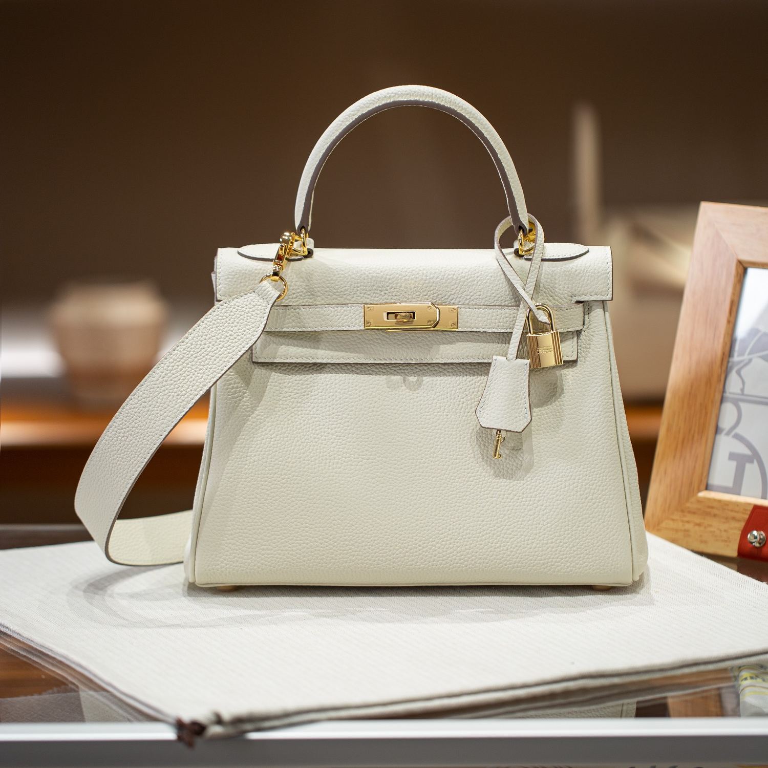 KELLY 28 FIRST LAYER TOGO COWHIDE WHITE