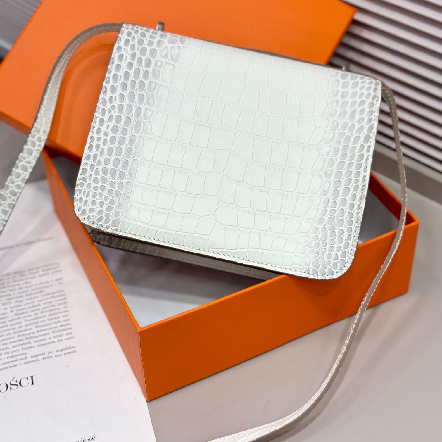 Herthtmes  Matte Alligator Constance 18/23