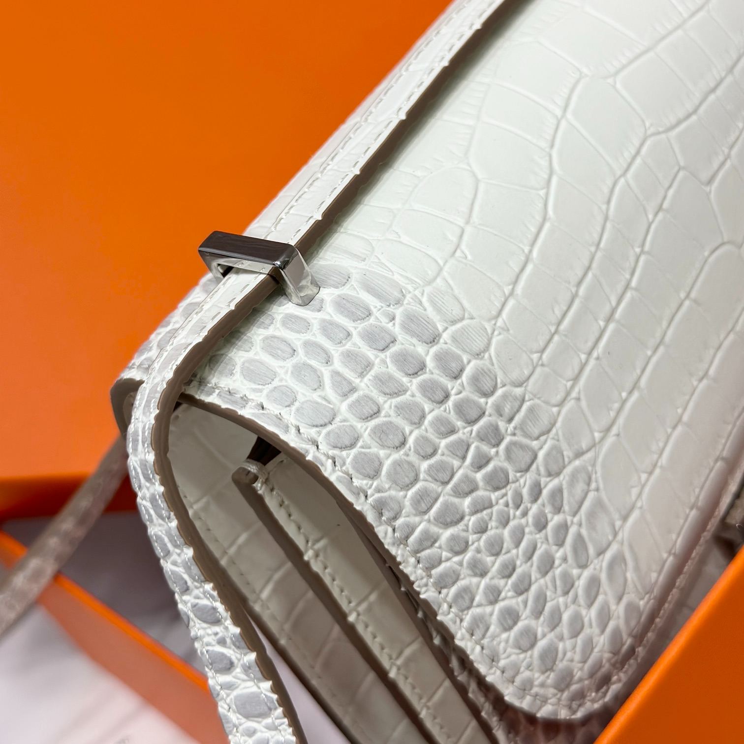 Herthtmes  Matte Alligator Constance 18/23