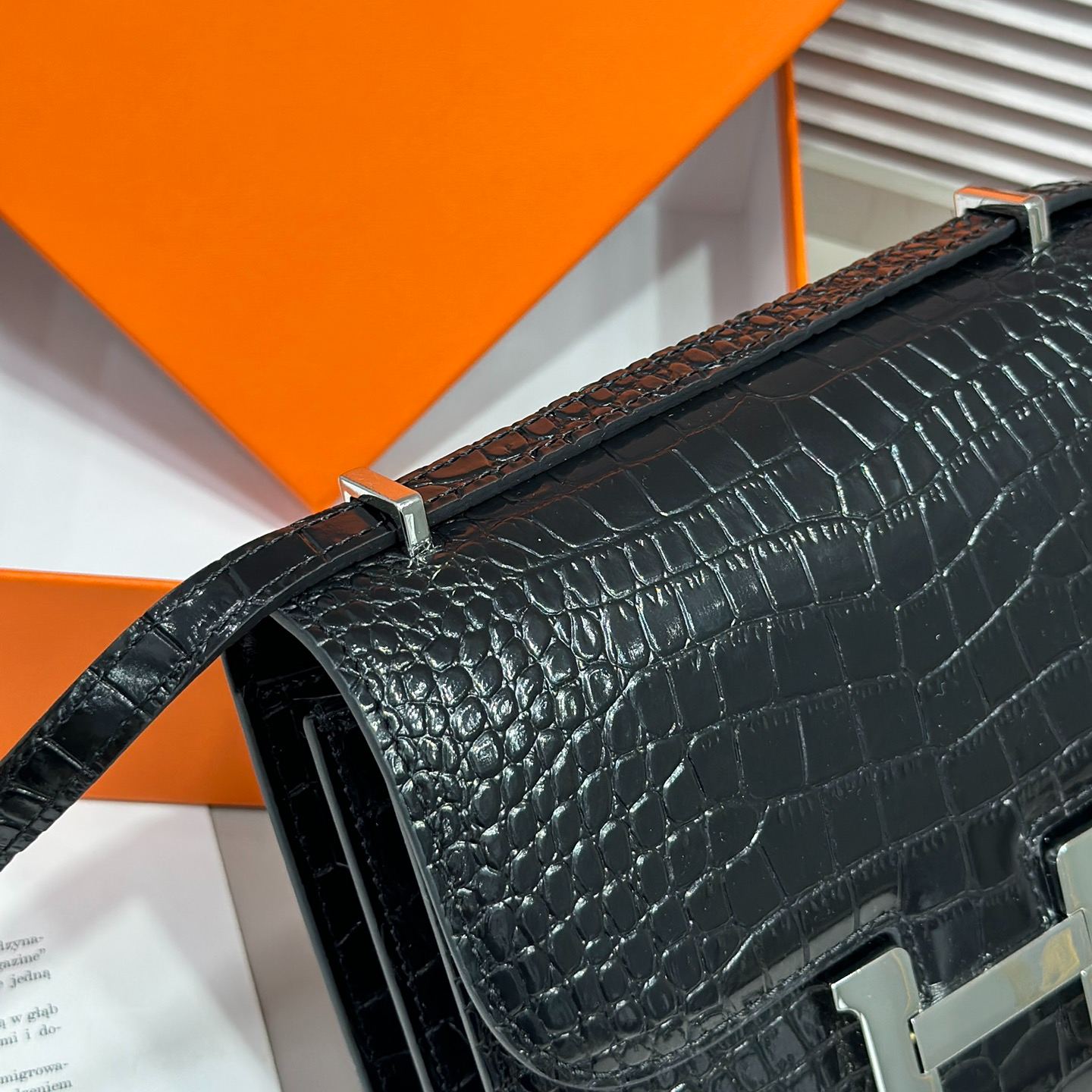 Herthtmes  Matte Alligator Constance 18/23