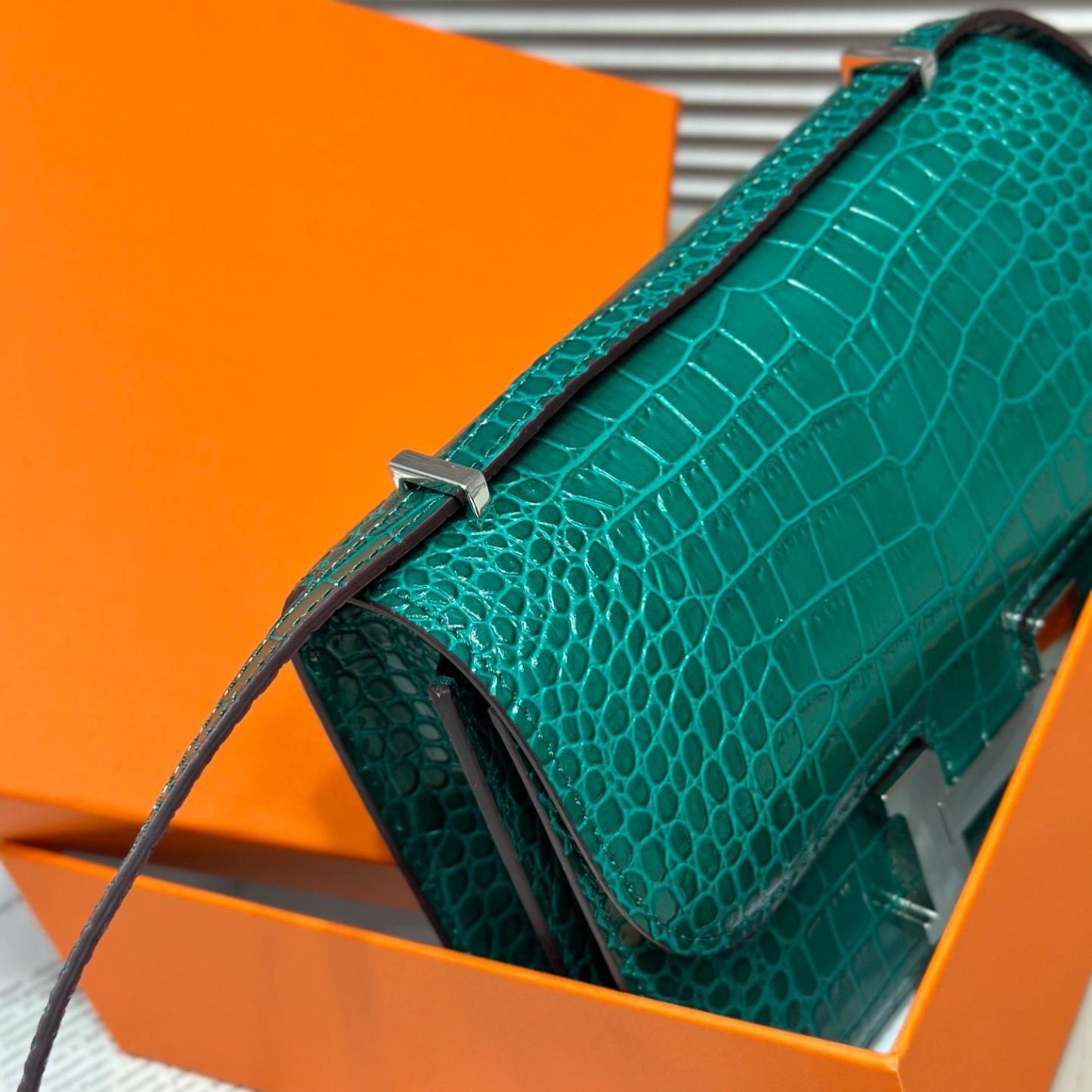 Herthtmes  Matte Alligator Constance 18/23