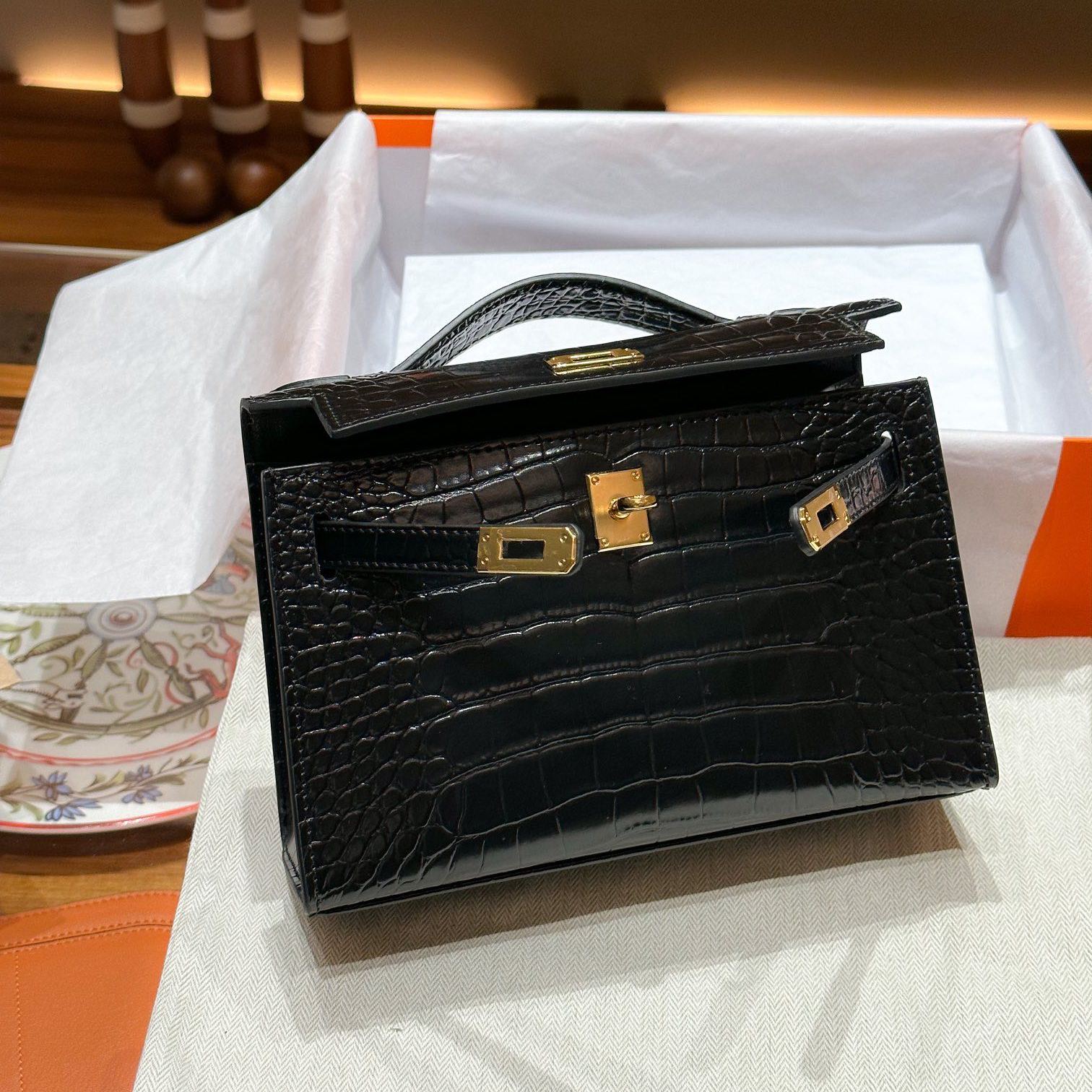 Herthtmes Epsom Kelly Crocodile Pochette Clutch